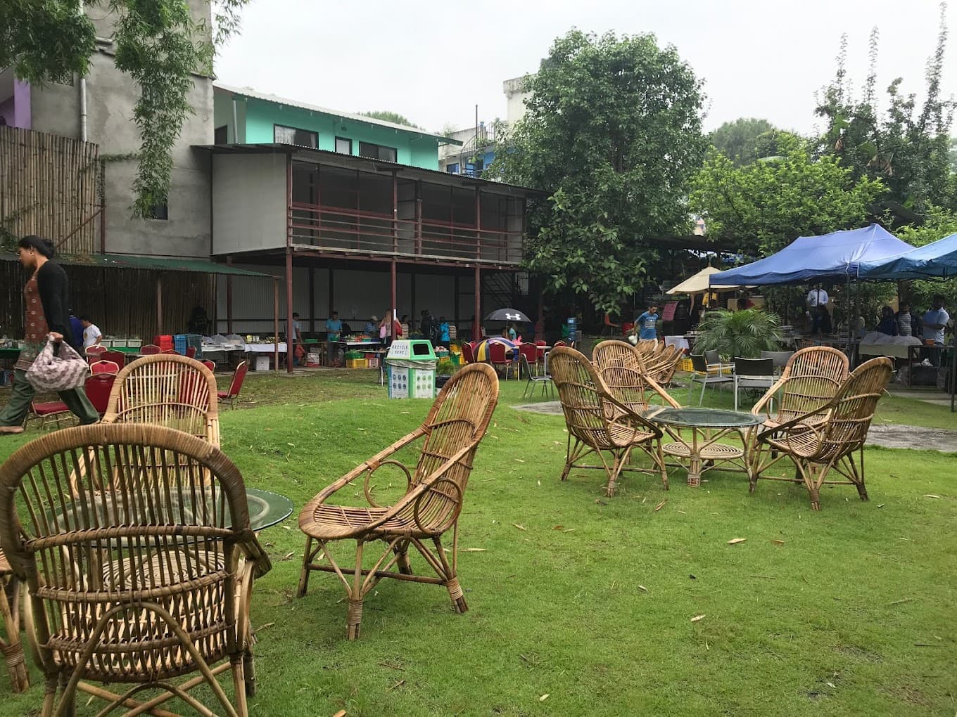 Farmers Market at Le Sherpa