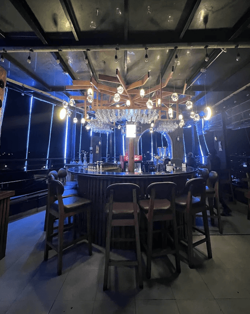 View Brew Café, Rooftop Restaurant & Bar