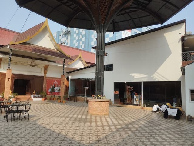Place photo 3