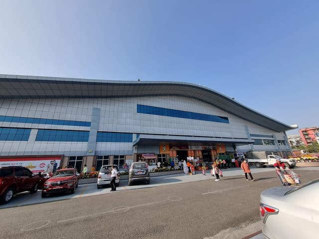 Bhat-Bhateni Supermarket
